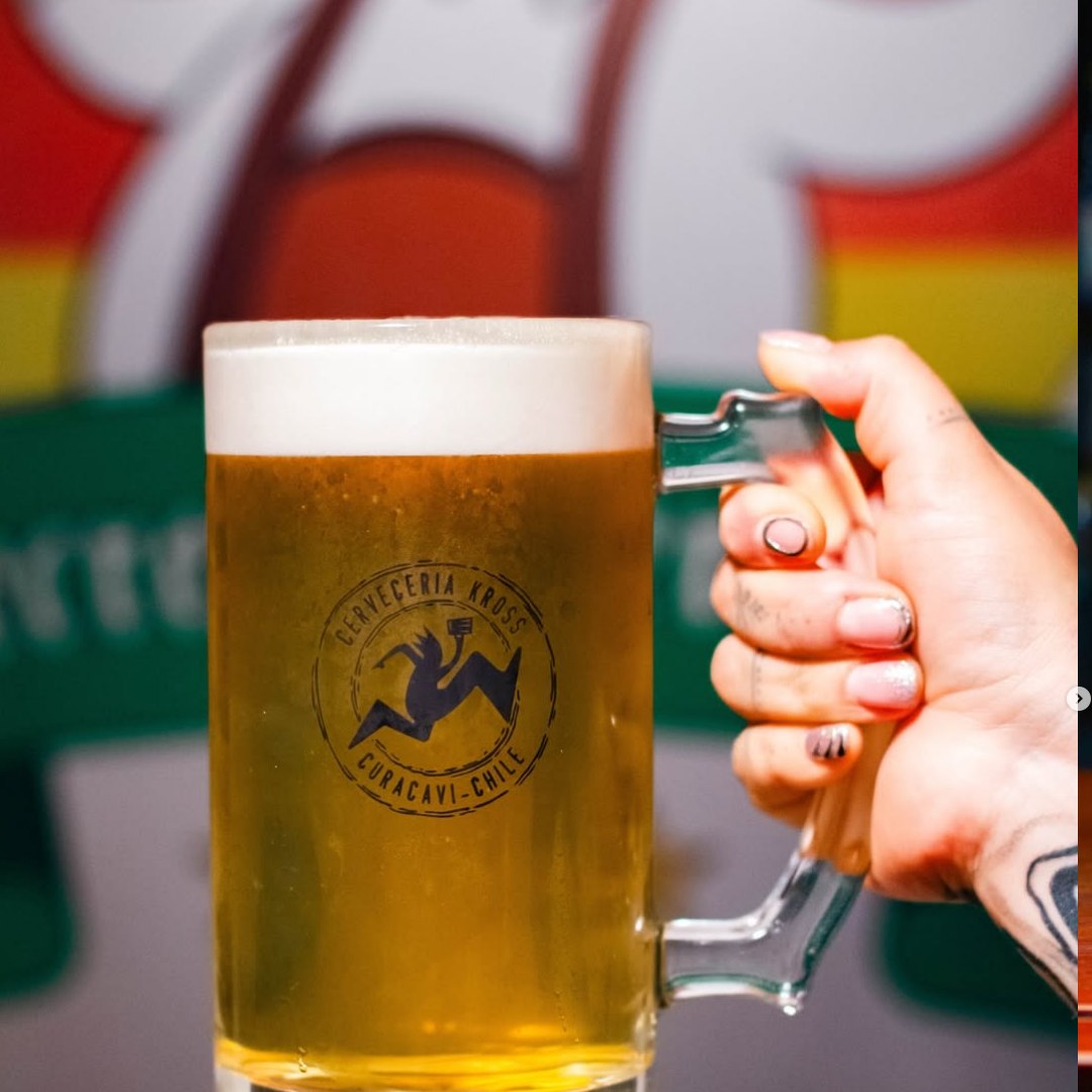 Jarra de cerveza con el logo de Secreto Germano